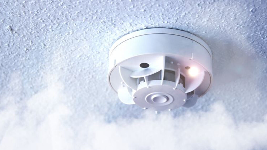 Smoke alarm in commercial building